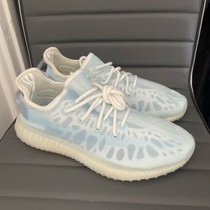 Yeezy 350 mono ice